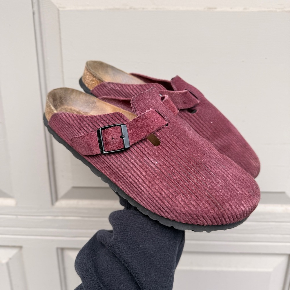 Birkenstock Corduroy Boston Clogs in Maroon | Size 39/ Women’s 8-8.5